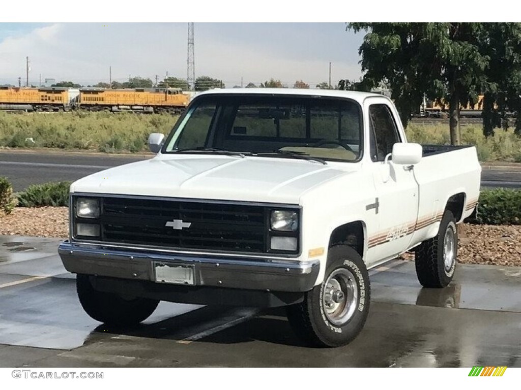 Frost White 1986 Chevrolet C/K K10 Custom Deluxe Regular Cab 4x4 Exterior Photo #143696922