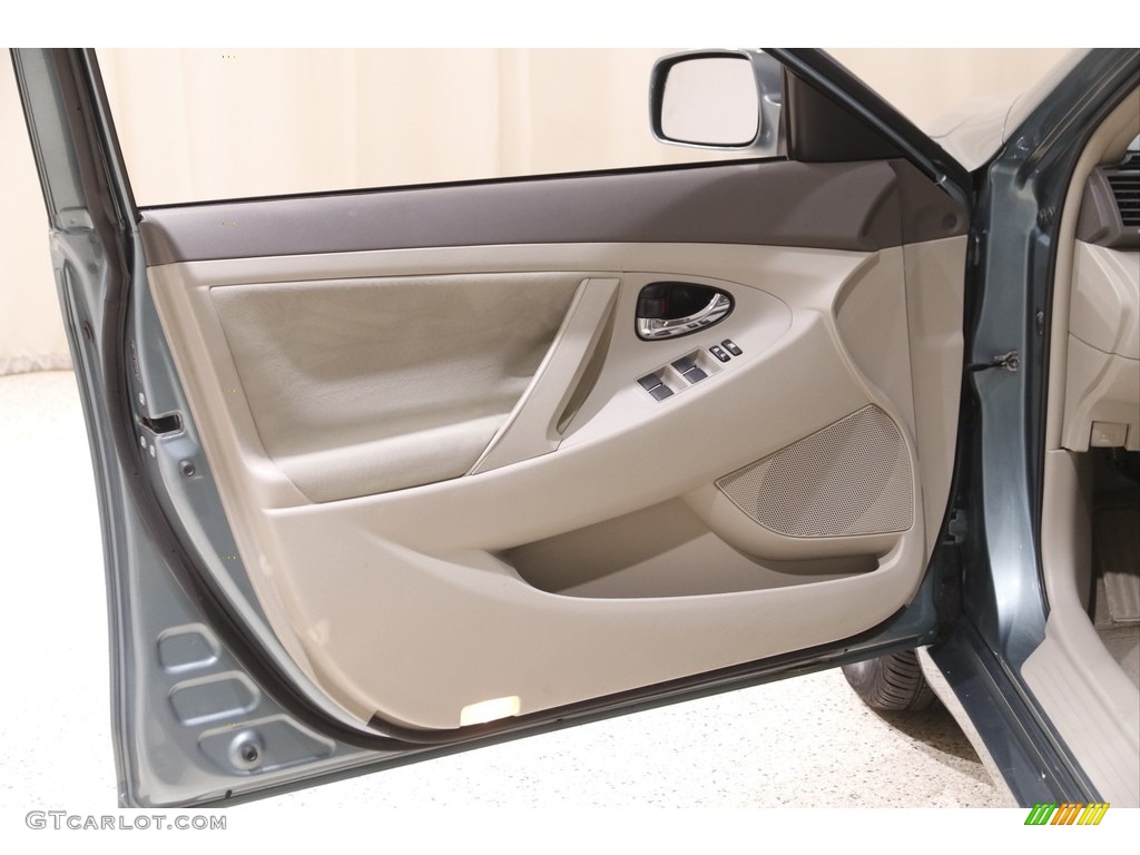 2010 Camry LE - Aloe Green Metallic / Bisque photo #4