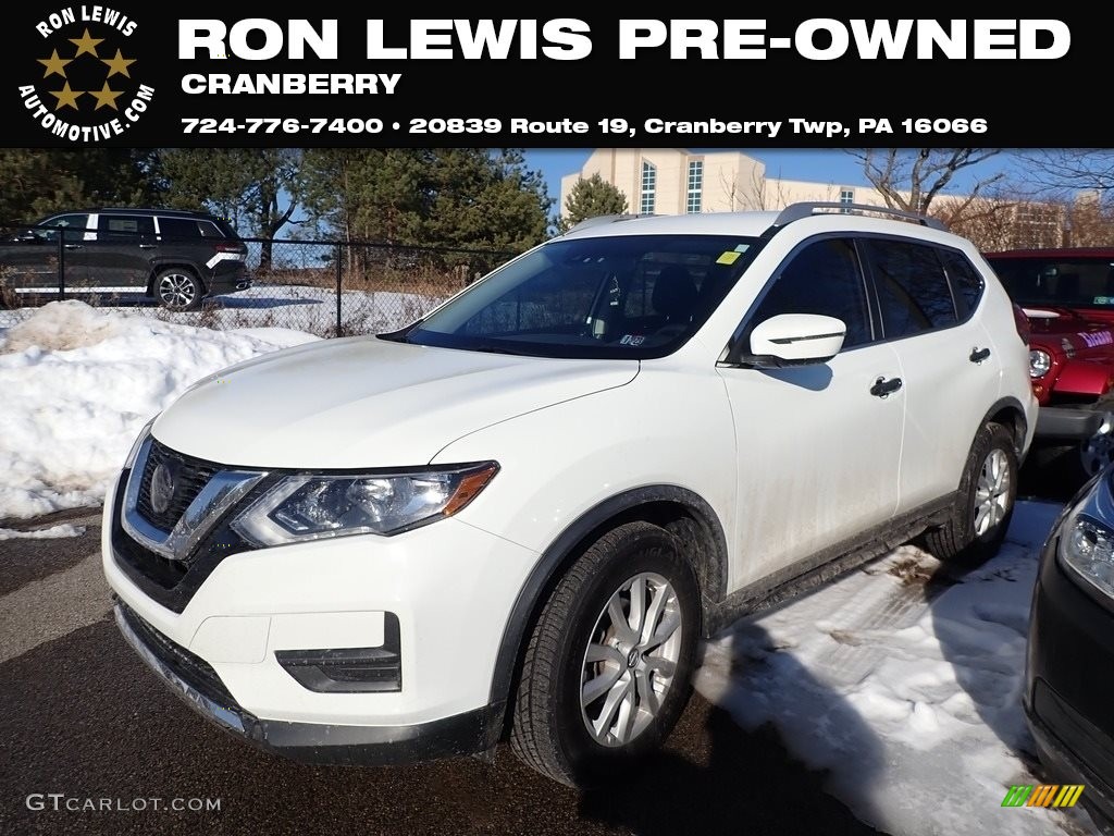 Pearl White Tricoat Nissan Rogue