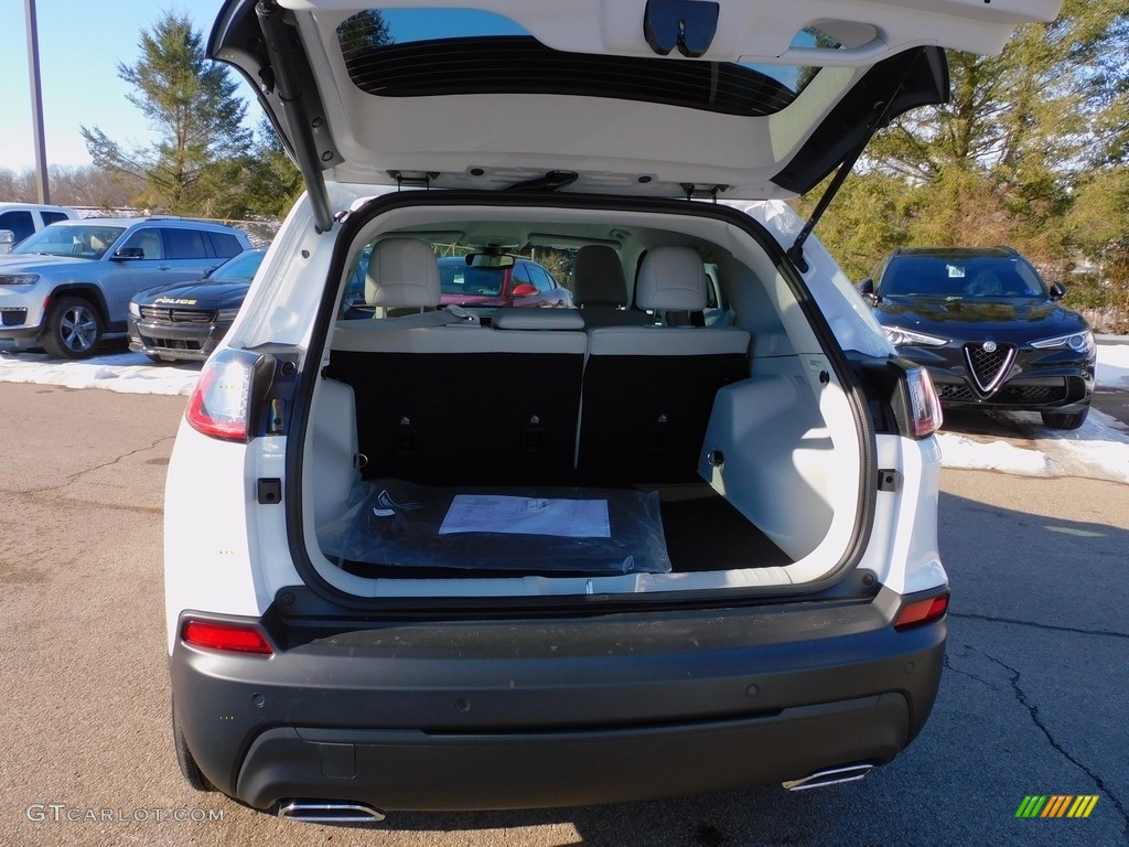 2022 Jeep Cherokee Latitude Lux 4x4 Trunk Photos