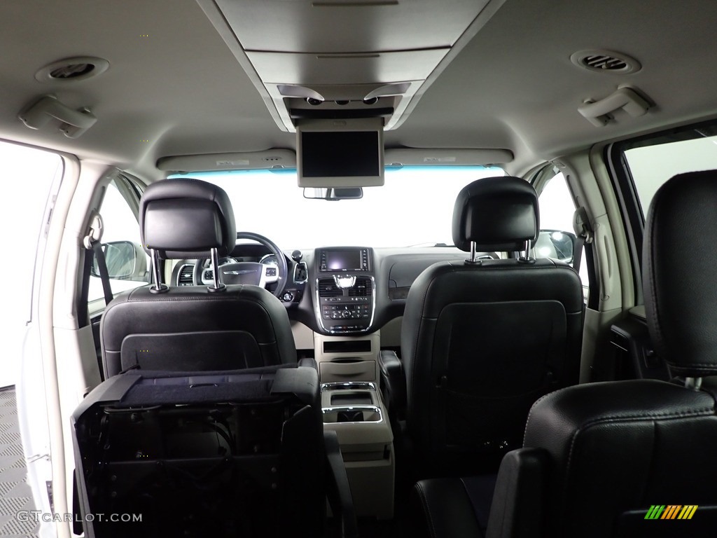 2015 Town & Country Touring - Bright White / Black/Light Graystone photo #35