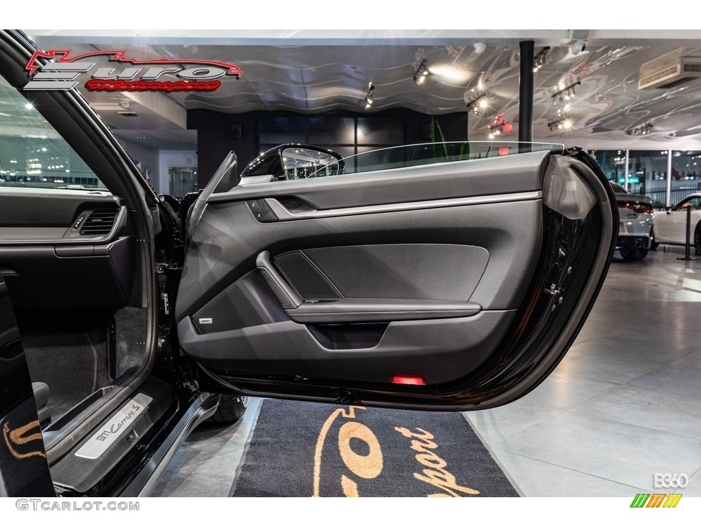 2022 Porsche 911 Carrera S Door Panel Photos