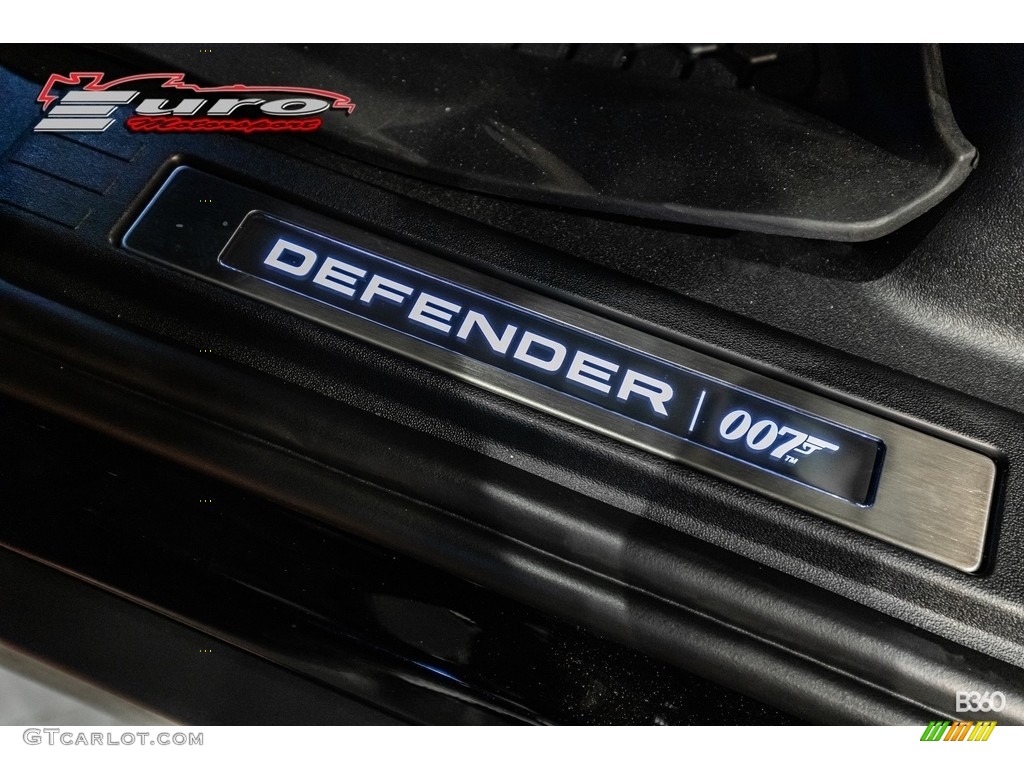 2022 Land Rover Defender 110 Bond Edition/007 Marks and Logos Photo #143708968