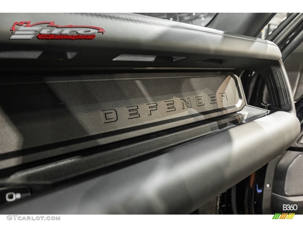 2022 Land Rover Defender 110 Bond Edition/007 Marks and Logos Photo #143708974