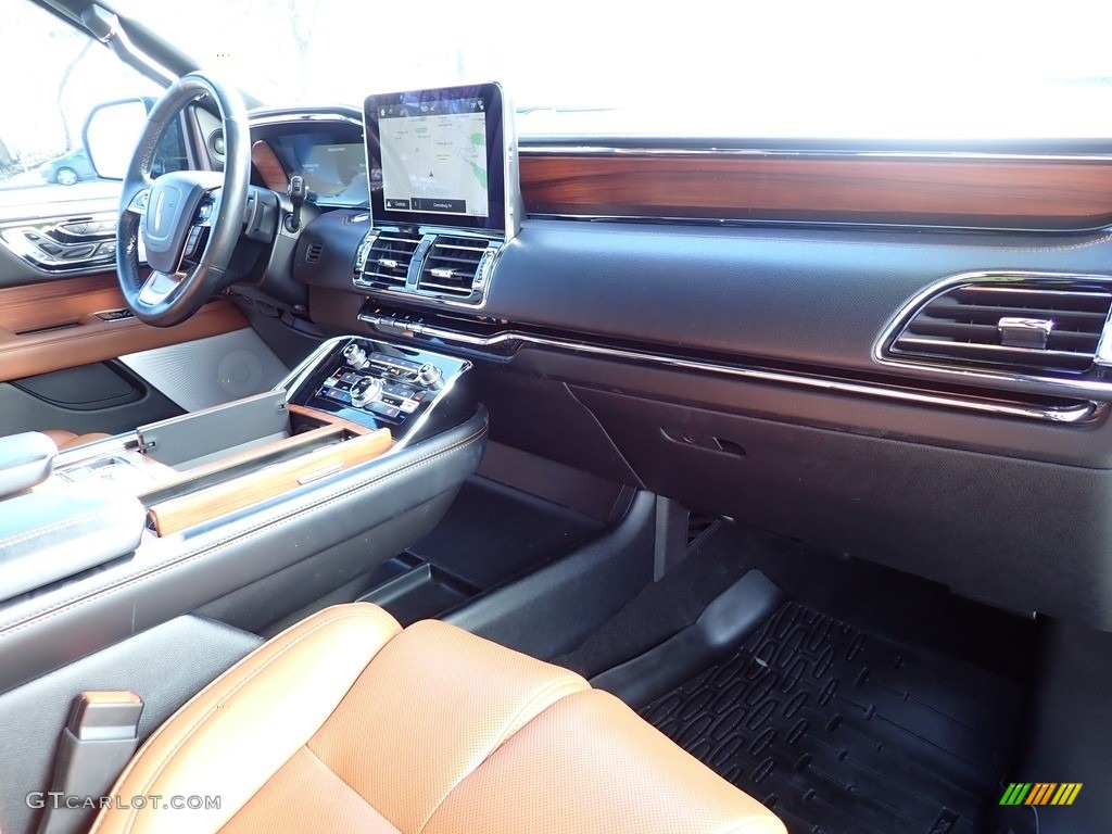 2019 Lincoln Navigator Reserve 4x4 Front Seat Photo #143717365