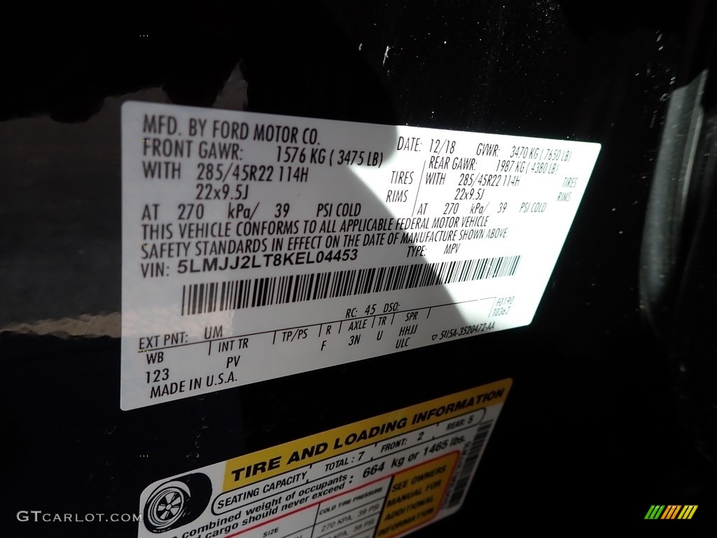 2019 Navigator Color Code UM for Infinite Black Metallic Photo #143717506