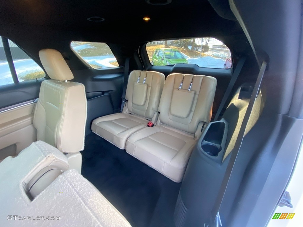 2017 Explorer Limited 4WD - White Platinum / Medium Light Camel photo #40