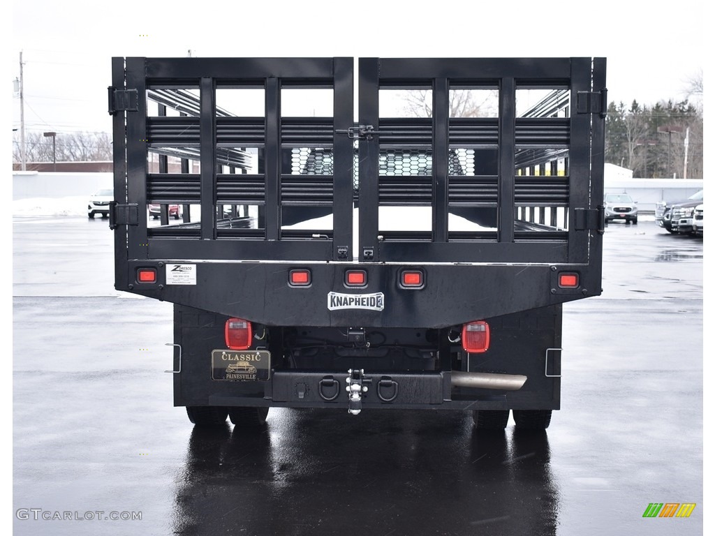 2020 F550 Super Duty XL Regular Cab Chassis - Oxford White / Earth Gray photo #3