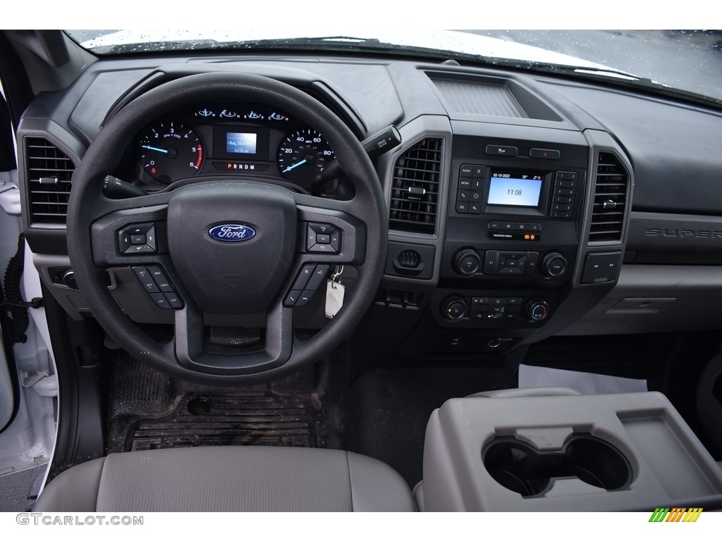 2020 F550 Super Duty XL Regular Cab Chassis - Oxford White / Earth Gray photo #10
