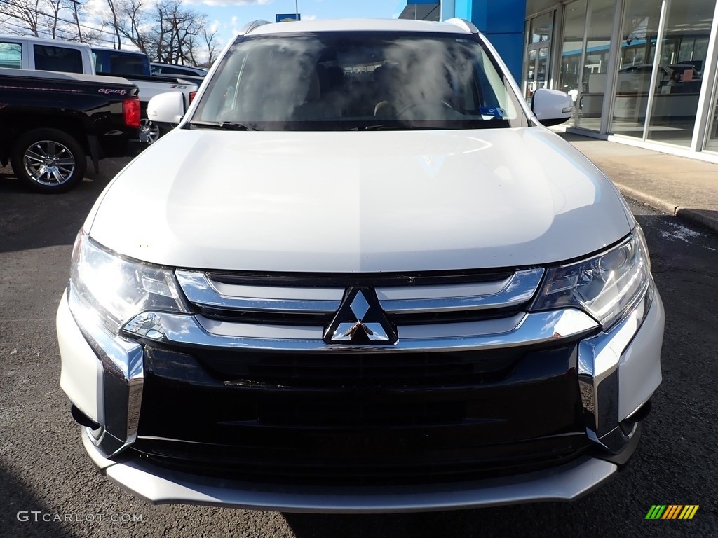 2017 Outlander SEL S-AWC - Diamond White Pearl / Black photo #9