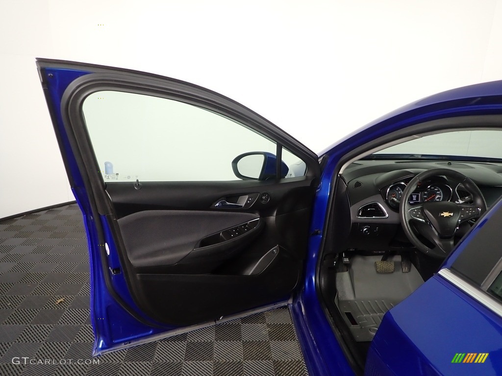2018 Cruze LT - Kinetic Blue Metallic / Jet Black photo #15