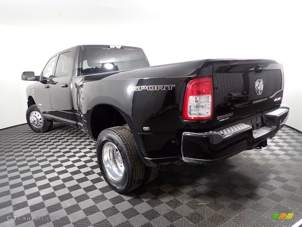 2021 3500 Big Horn Crew Cab 4x4 - Black / Black photo #9