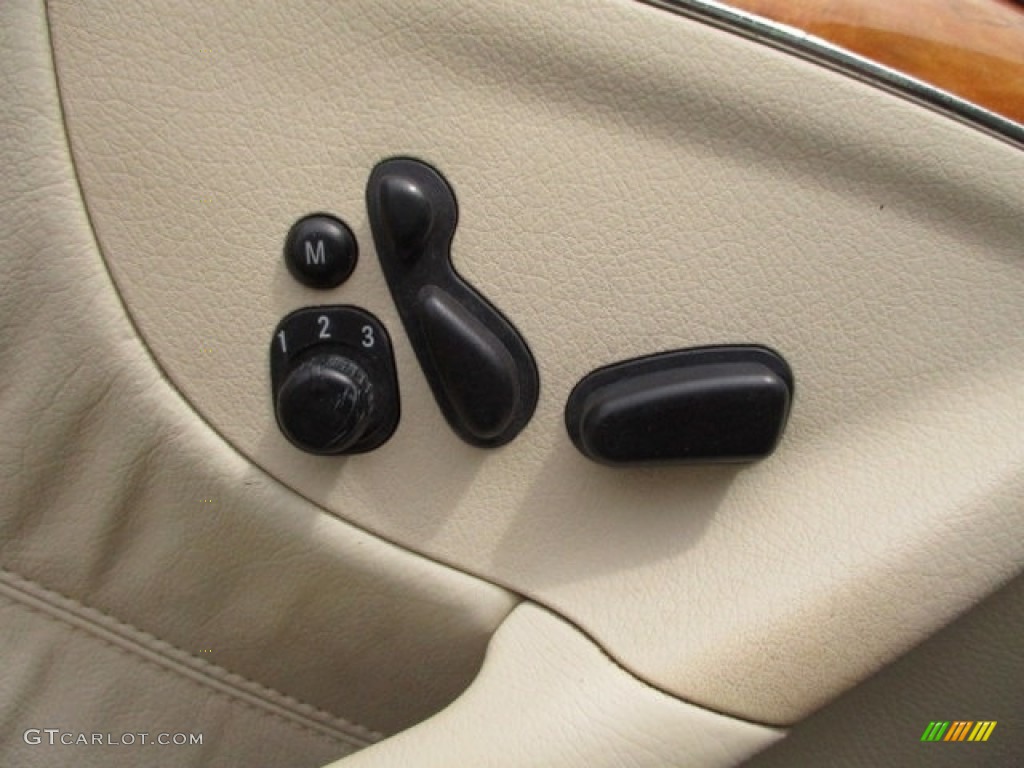 2005 CLK 320 Cabriolet - Black / Stone photo #30