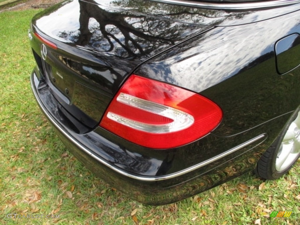 2005 CLK 320 Cabriolet - Black / Stone photo #55