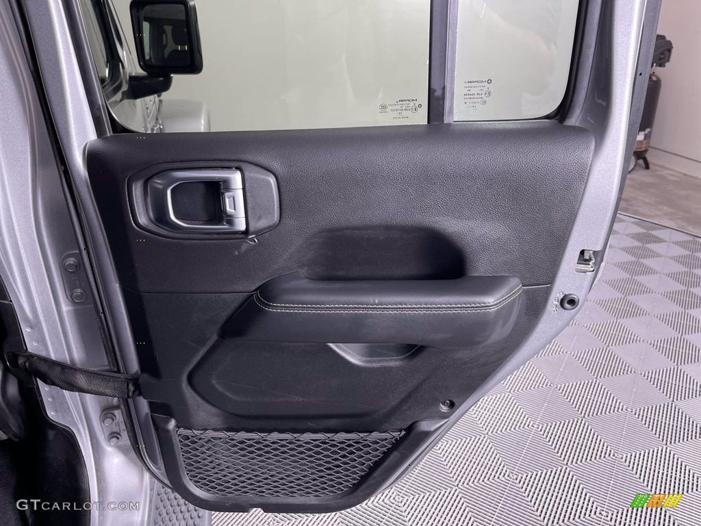 2020 Wrangler Unlimited Sahara 4x4 - Billet Silver Metallic / Black photo #24