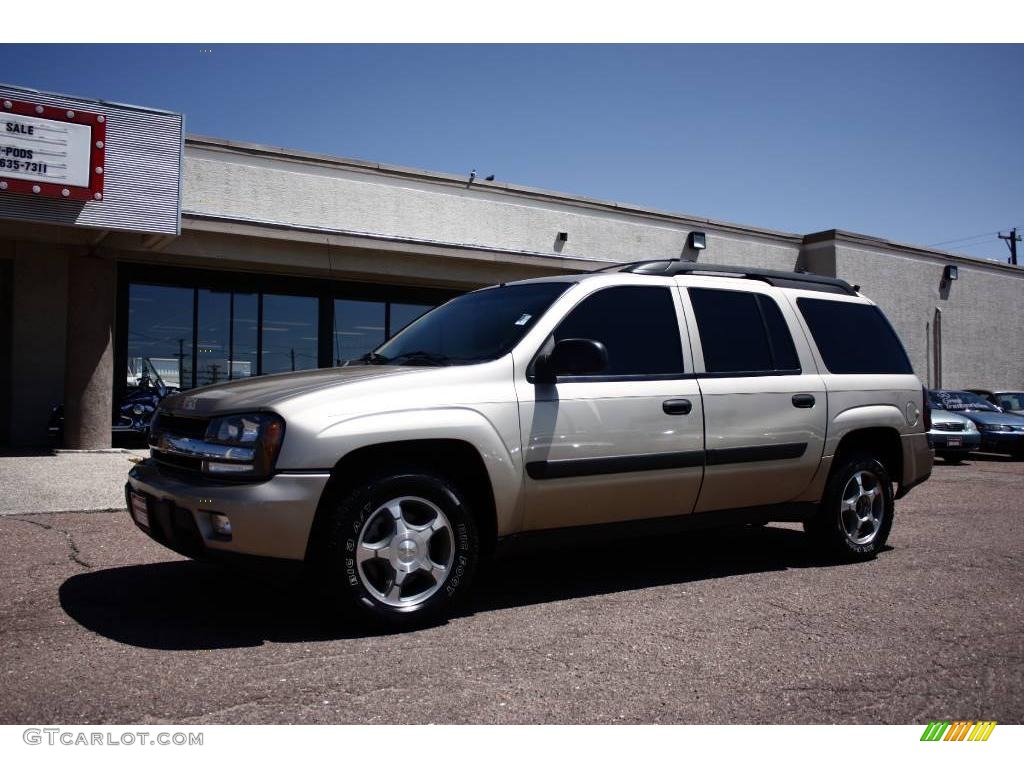 2005 TrailBlazer EXT LT 4x4 - Sandstone Metallic / Light Cashmere/Ebony photo #28