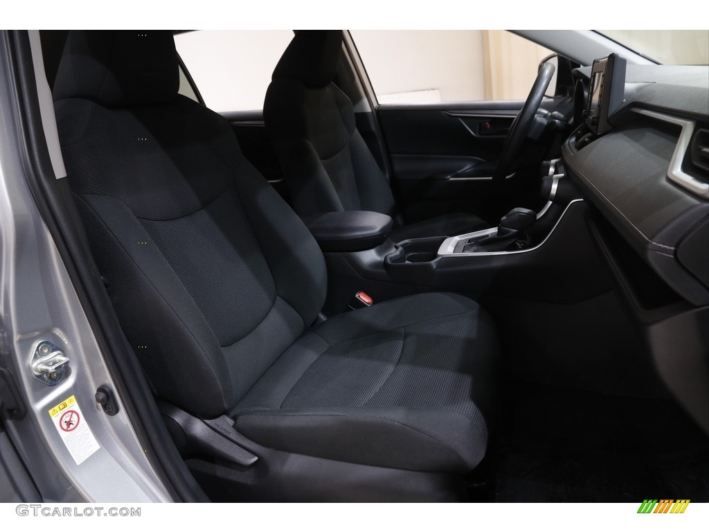 2019 RAV4 LE - Silver Sky Metallic / Black photo #15