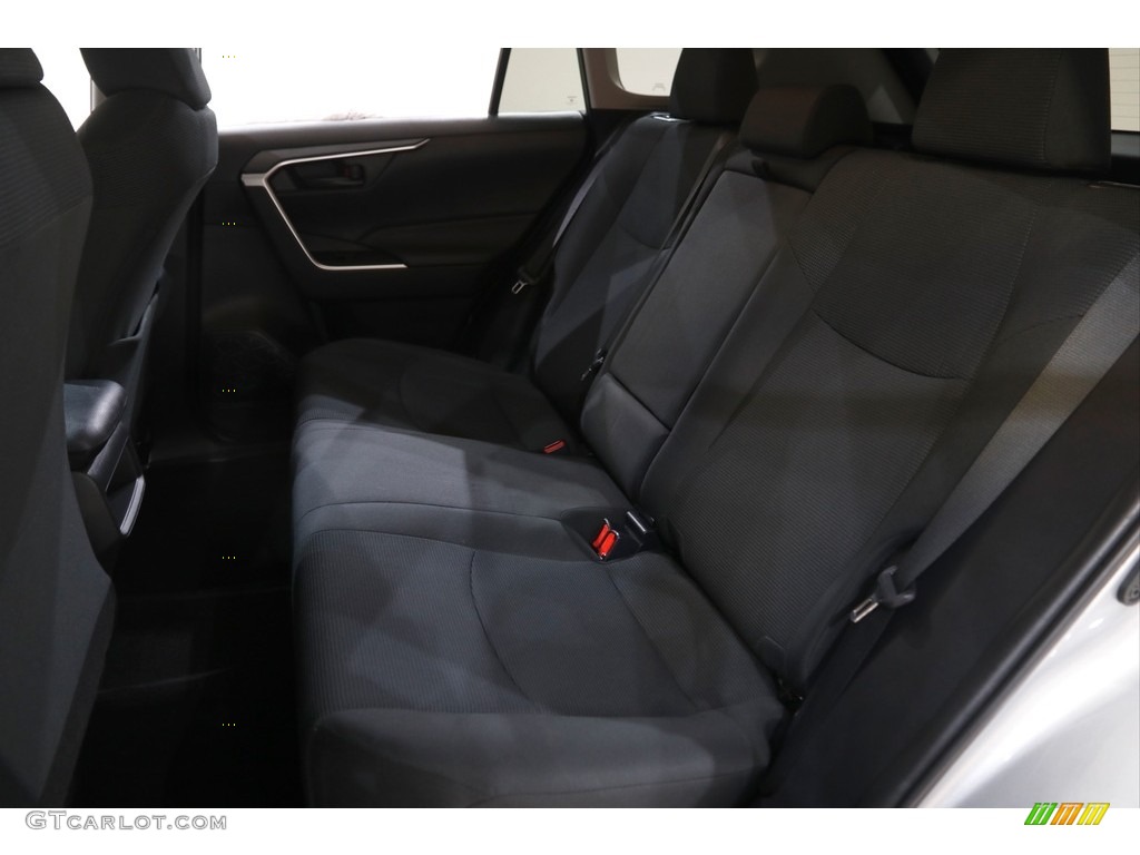 2019 RAV4 LE - Silver Sky Metallic / Black photo #17