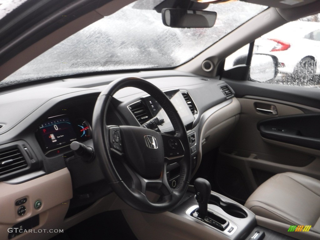 2019 Pilot EX-L AWD - Black Forest Pearl / Beige photo #10