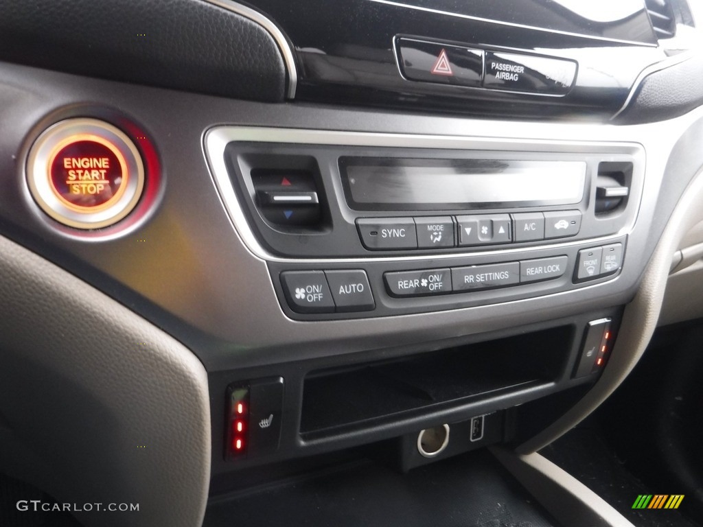 2019 Pilot EX-L AWD - Black Forest Pearl / Beige photo #17