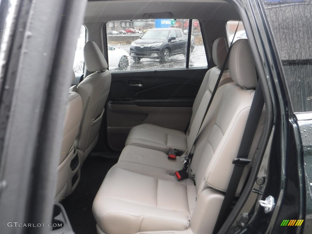 2019 Pilot EX-L AWD - Black Forest Pearl / Beige photo #25