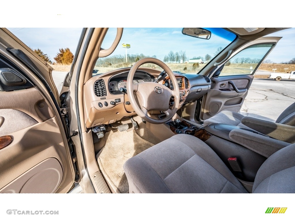 2004 Sequoia SR5 4x4 - Desert Sand Mica / Oak photo #19