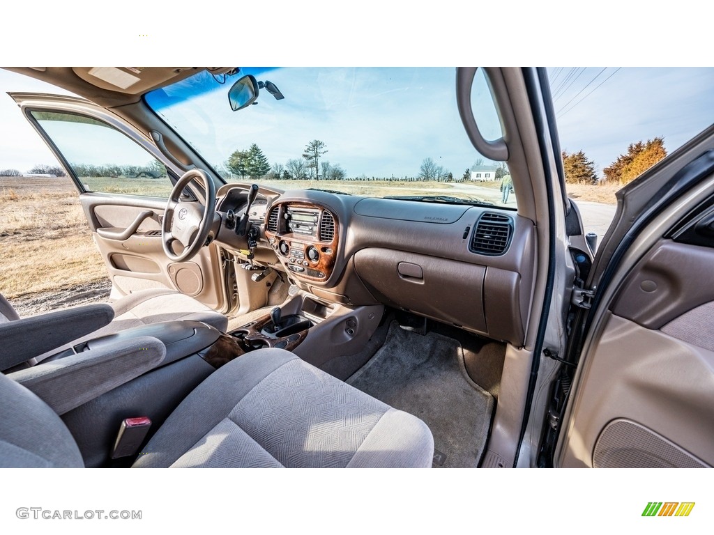 2004 Sequoia SR5 4x4 - Desert Sand Mica / Oak photo #23