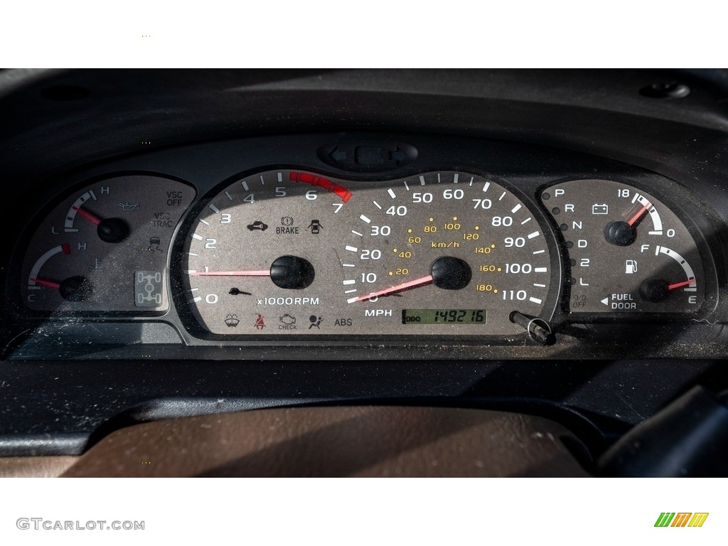 2004 Sequoia SR5 4x4 - Desert Sand Mica / Oak photo #28