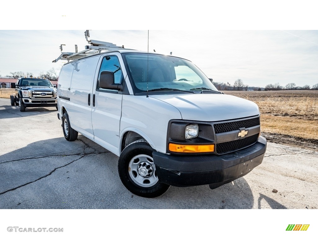 Summit White Chevrolet Express