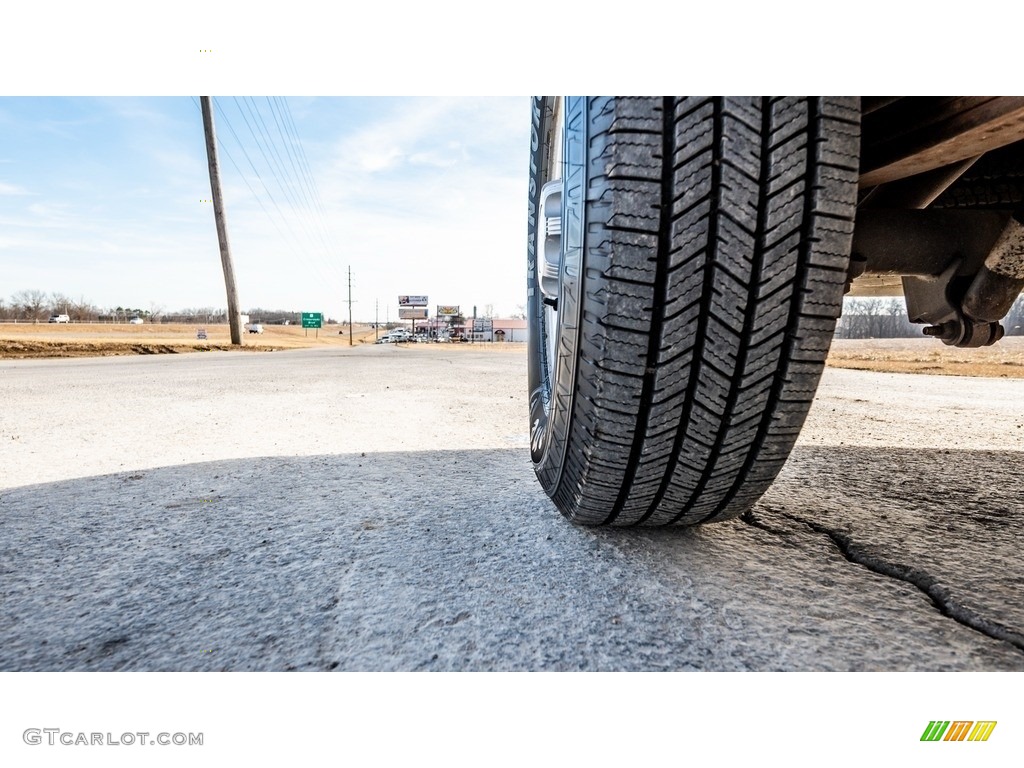 2014 Express 2500 Cargo WT - Summit White / Medium Pewter photo #12