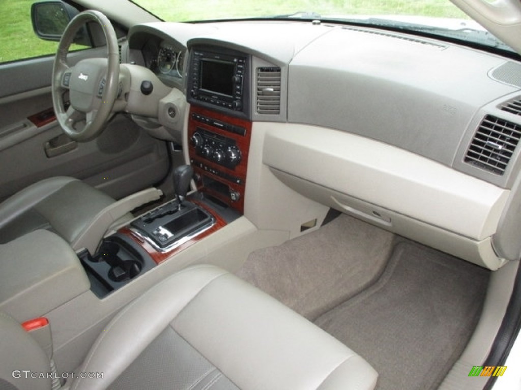 2005 Grand Cherokee Limited 4x4 - Stone White / Medium Slate Gray photo #38