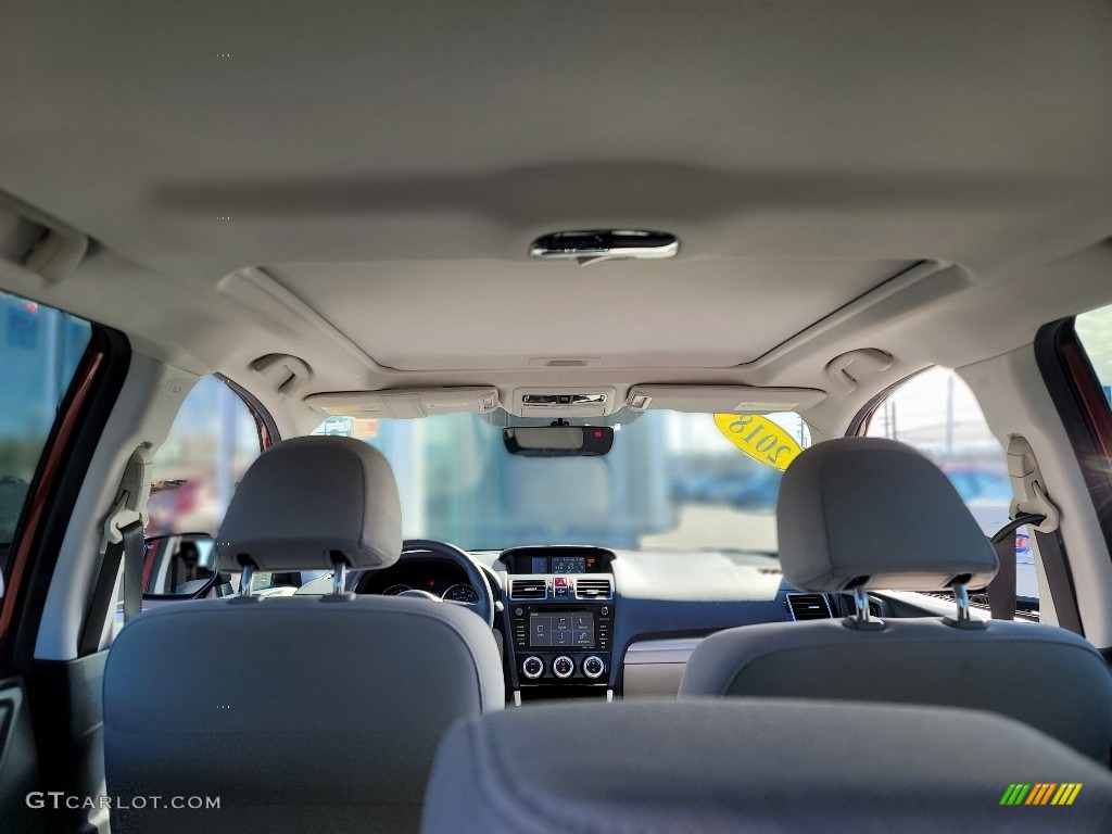 2018 Forester 2.5i Premium - Venetian Red Pearl / Platinum photo #9