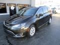 Brilliant Black Crystal Pearl - Pacifica Touring L Photo No. 2