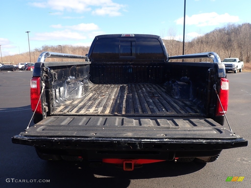 2016 F450 Super Duty Platinum Crew Cab 4x4 - Shadow Black / Black photo #16