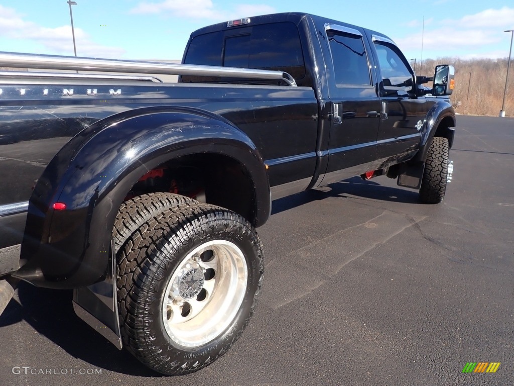 2016 F450 Super Duty Platinum Crew Cab 4x4 - Shadow Black / Black photo #20