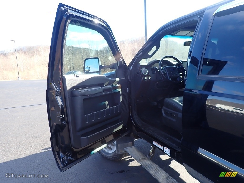 2016 F450 Super Duty Platinum Crew Cab 4x4 - Shadow Black / Black photo #23