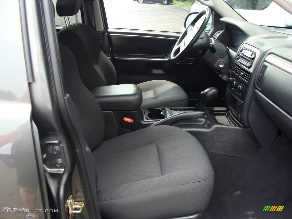 2004 Grand Cherokee Laredo 4x4 - Graphite Metallic / Dark Slate Gray photo #13