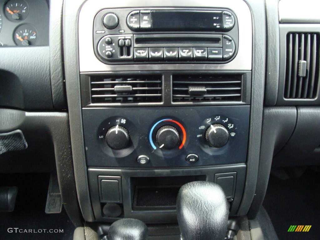 2004 Grand Cherokee Laredo 4x4 - Graphite Metallic / Dark Slate Gray photo #18