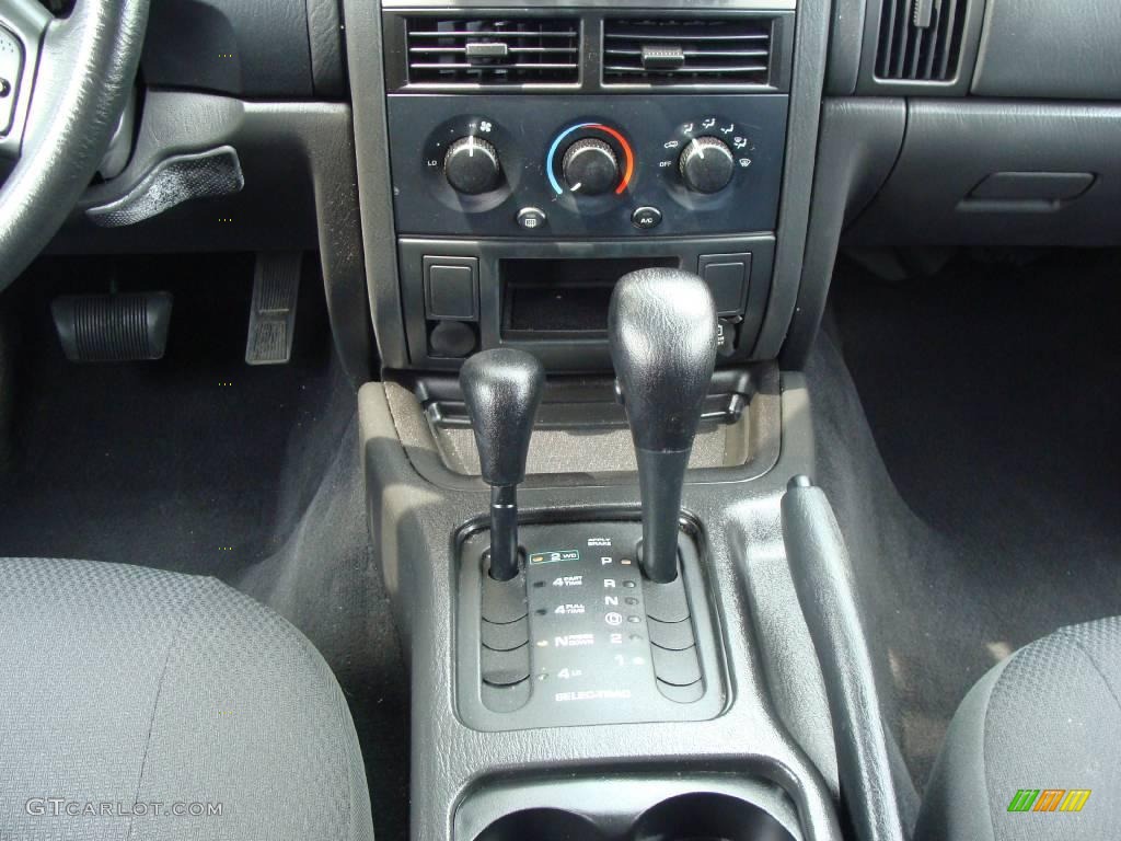 2004 Grand Cherokee Laredo 4x4 - Graphite Metallic / Dark Slate Gray photo #19