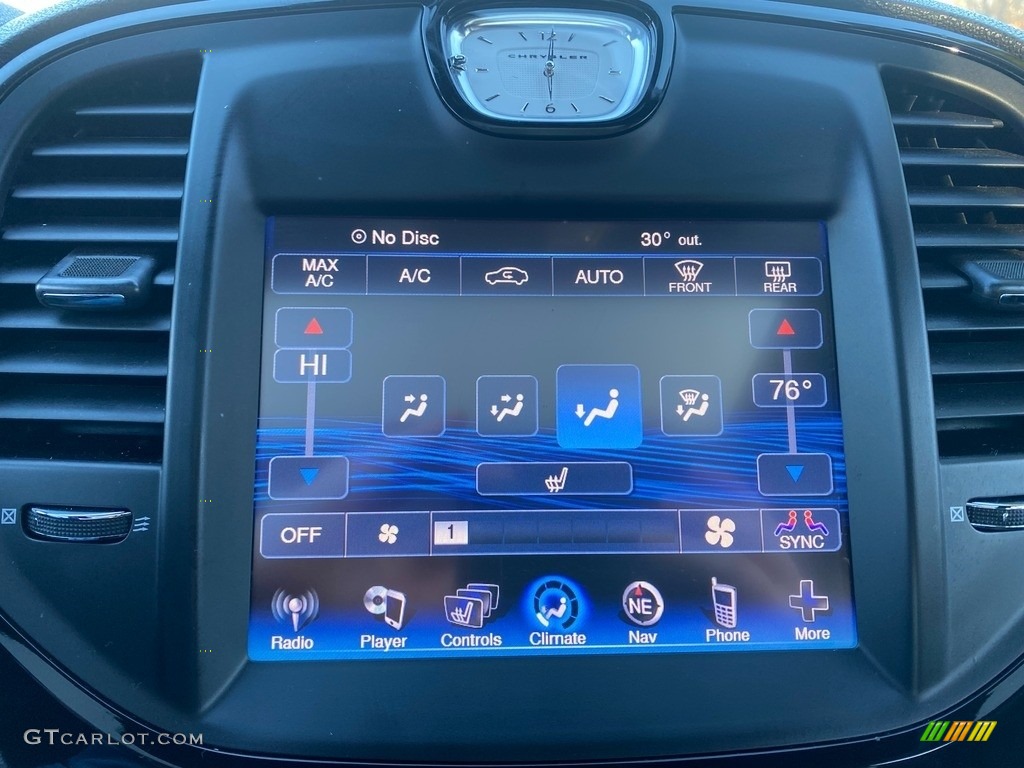 2014 Chrysler 300 S AWD Controls Photo #143772249