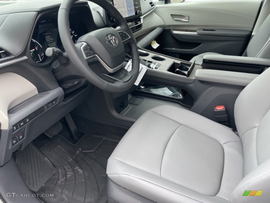 2022 Sienna XLE Hybrid - Super White / Graphite photo #11