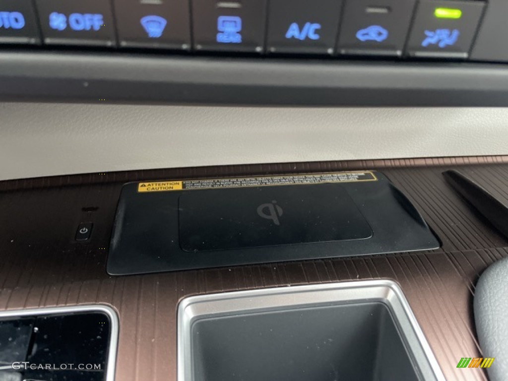 2022 Sienna XLE Hybrid - Super White / Graphite photo #20