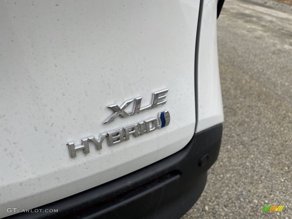 2022 Sienna XLE Hybrid - Super White / Graphite photo #28