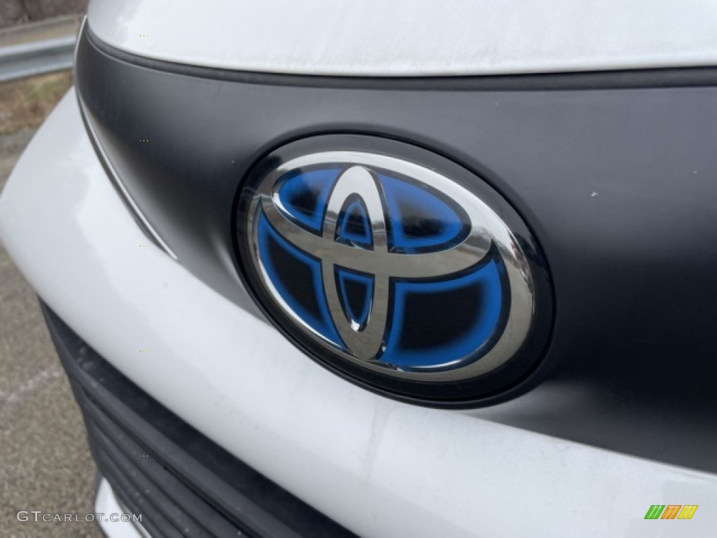 2022 Sienna XLE Hybrid - Super White / Graphite photo #31