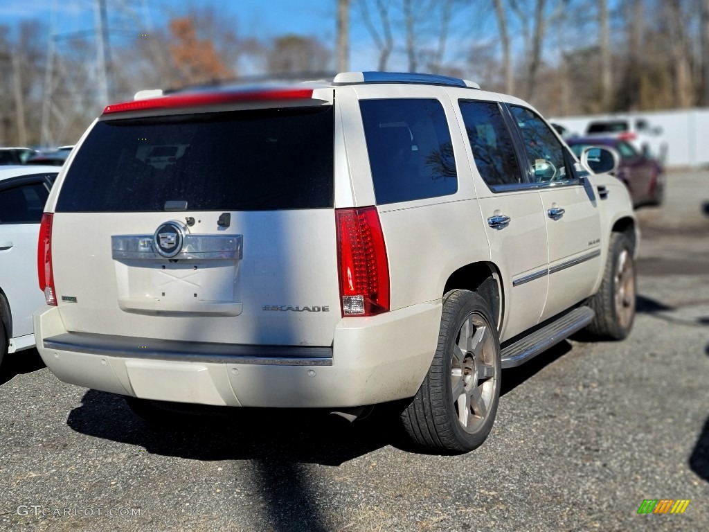 2011 Escalade Luxury AWD - White Diamond Tricoat / Ebony/Ebony photo #3