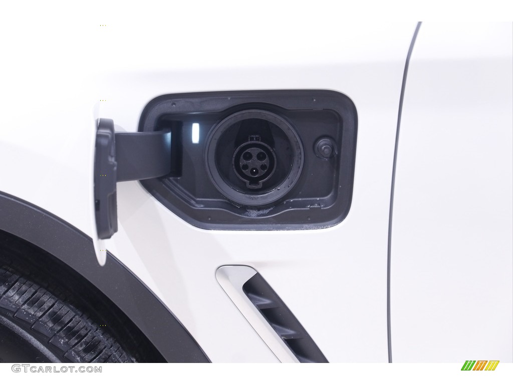 2021 X3 xDrive30e - Mineral White Metallic / Canberra Beige/Black photo #4