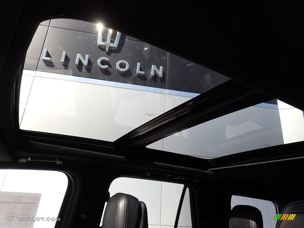 2019 Navigator Reserve 4x4 - White Platinum Metallic Tri-Coat / Ebony photo #20