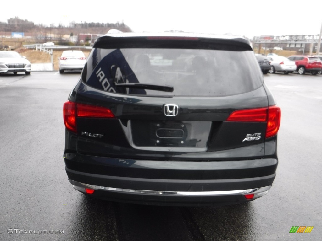 2018 Pilot Elite AWD - Black Forest Pearl / Beige photo #9