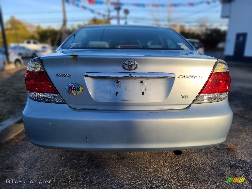 2006 Camry LE V6 - Sky Blue Pearl / Stone Gray photo #4