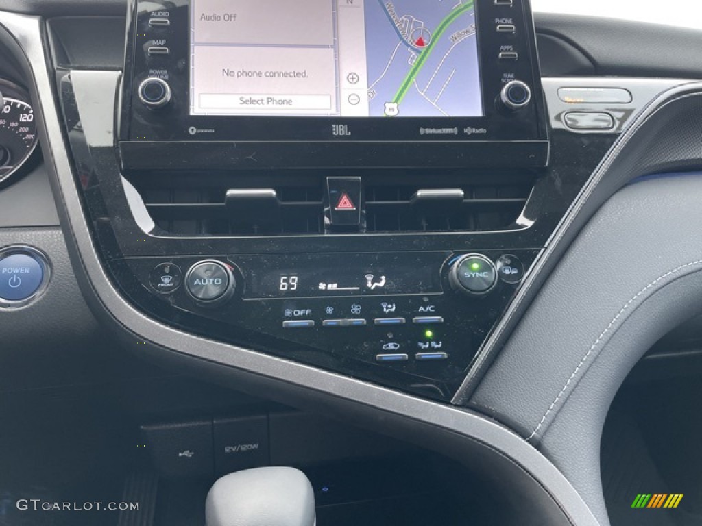 2022 Toyota Camry XSE Hybrid Controls Photos
